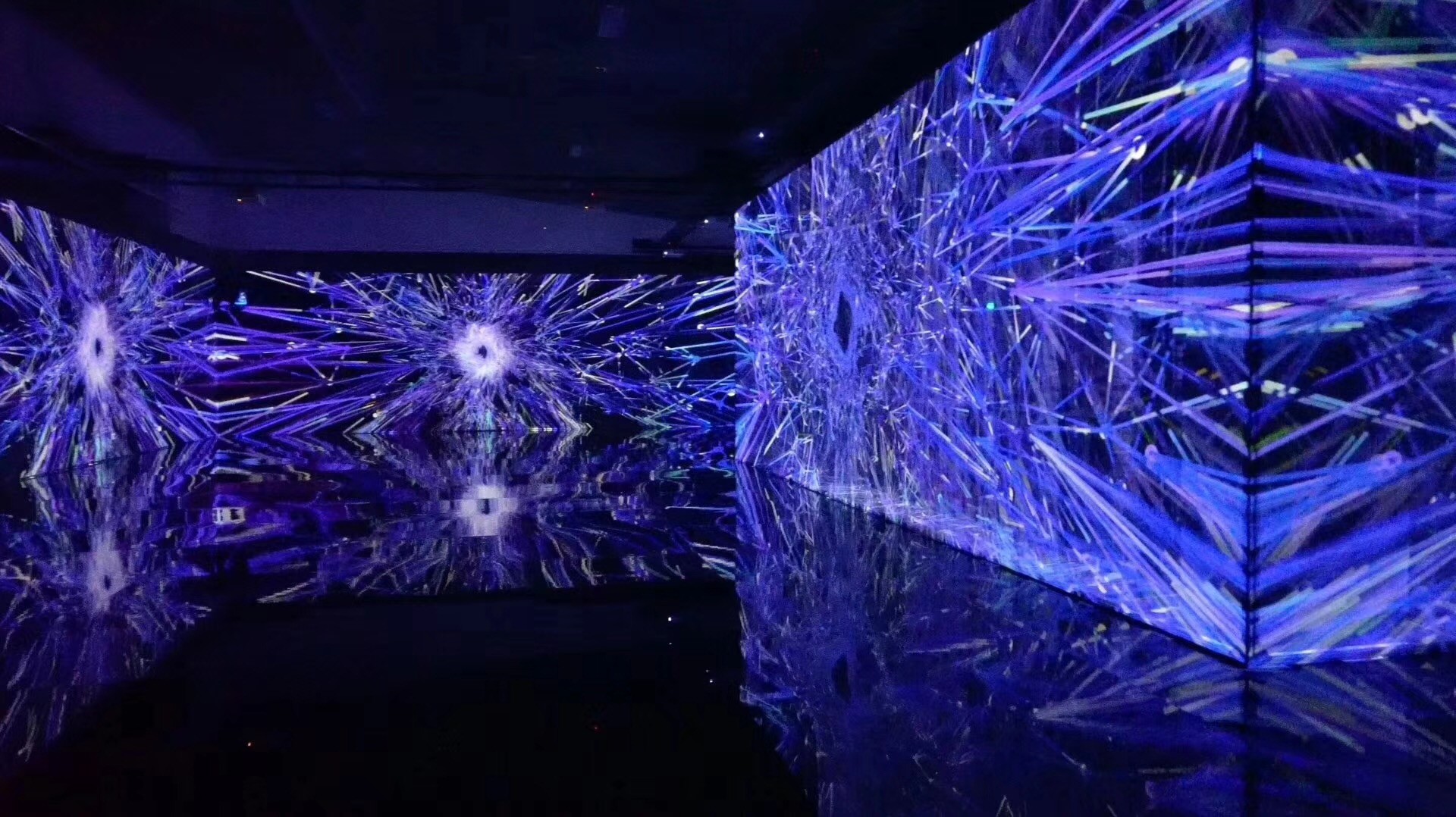 Najnowsze wiadomości o W jakich obszarach stosuje się głównie technologię projekcji holograficznej?