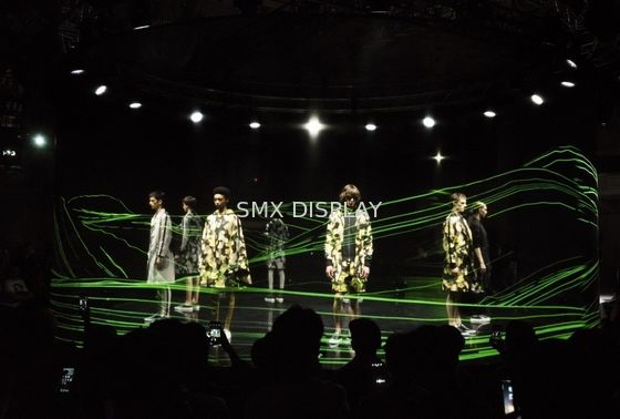 jakość Niewidoczny hologram 3D Ekran siatki na żywo Hologram Projekcja 78% przezroczystości Fabryka